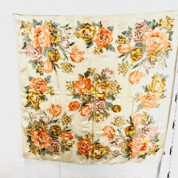 Vgt Pierre Cardin 100% Silk Scarf Chiffon Satin 34"Red beige gray Designed(42) - Picture 11 of 13